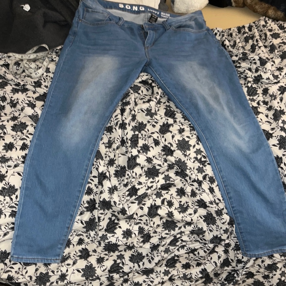 1 pair Light blue 1 pair dark juniors jeggings a little worn not to bad